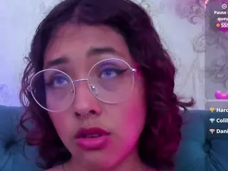 Oliv-Jones's Live Sex Cam Show