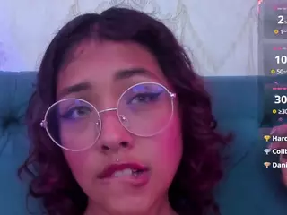 Oliv-Jones's Live Sex Cam Show