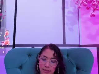 Oliv-Jones's Live Sex Cam Show