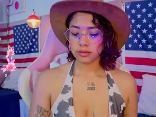 Oliv-Jones's Live Sex Cam Show