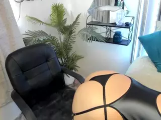 AvaMaeXoXo's Live Sex Cam Show