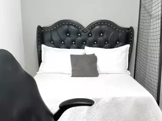 Emily-Lewiss's Live Sex Cam Show