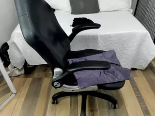 Emily-Lewiss's Live Sex Cam Show