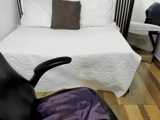 Emily-Lewiss's Live Sex Cam Show