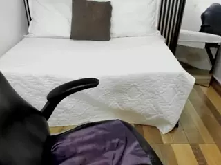 Emily-Lewiss's Live Sex Cam Show