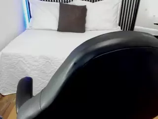 Emily-Lewiss's Live Sex Cam Show