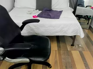 Emily-Lewiss's Live Sex Cam Show