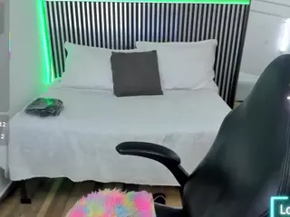 Emily-Lewiss's Live Sex Cam Show