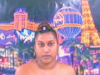 IndianChocolatePie's Live Sex Cam Show