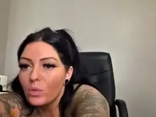 morgantylerr's Live Sex Cam Show