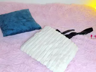 pussy-queenn's Live Sex Cam Show