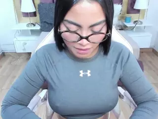 N I C O L L's Live Sex Cam Show