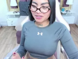 N I C O L L's Live Sex Cam Show