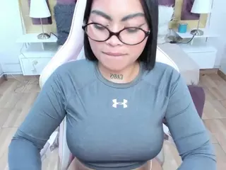 N I C O L L's Live Sex Cam Show
