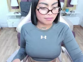 N I C O L L's Live Sex Cam Show