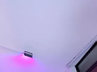 N I C O L L's Live Sex Cam Show