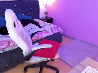 N I C O L L's Live Sex Cam Show