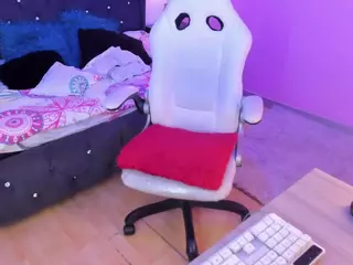 N I C O L L's Live Sex Cam Show