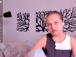 TaiteBluett's Live Sex Cam Show