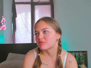 TaiteBluett's Live Sex Cam Show