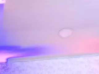 ZoeBenneti's Live Sex Cam Show