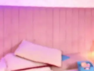 ZoeBenneti's Live Sex Cam Show