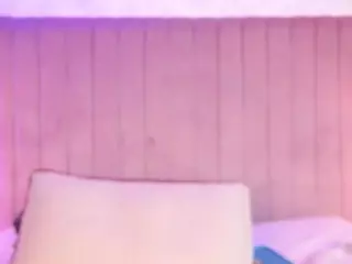 ZoeBenneti's Live Sex Cam Show