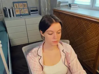 HenriettaCrull's Live Sex Cam Show