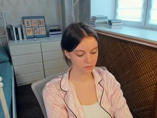 HenriettaCrull's Live Sex Cam Show