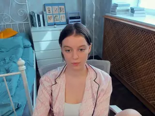HenriettaCrull's Live Sex Cam Show