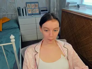 HenriettaCrull's Live Sex Cam Show