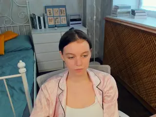 HenriettaCrull's Live Sex Cam Show