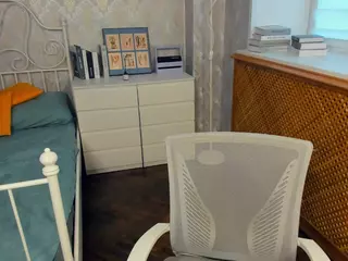 HenriettaCrull's Live Sex Cam Show