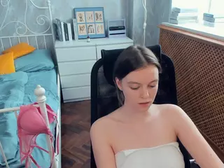 HenriettaCrull's Live Sex Cam Show