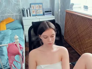 HenriettaCrull's Live Sex Cam Show