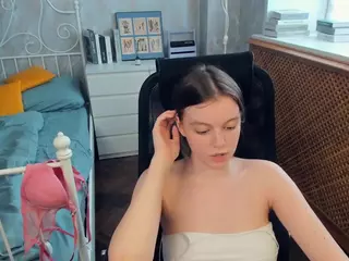 HenriettaCrull's Live Sex Cam Show