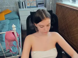 HenriettaCrull's Live Sex Cam Show