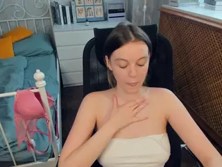 HenriettaCrull's Live Sex Cam Show