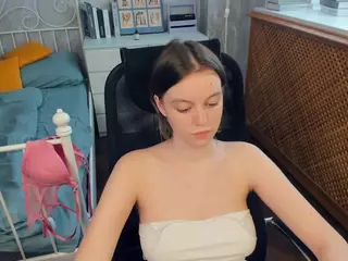 HenriettaCrull's Live Sex Cam Show