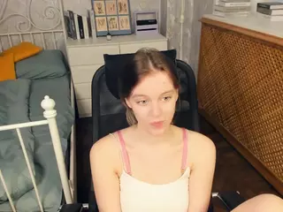HenriettaCrull's Live Sex Cam Show