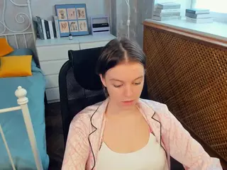 HenriettaCrull's Live Sex Cam Show