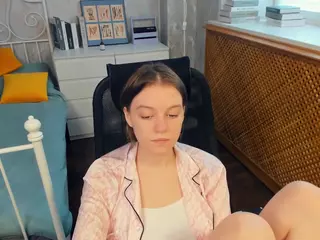 HenriettaCrull's Live Sex Cam Show