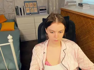 HenriettaCrull's Live Sex Cam Show