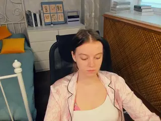 HenriettaCrull's Live Sex Cam Show