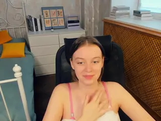 HenriettaCrull's Live Sex Cam Show