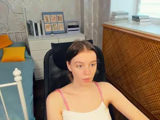 HenriettaCrull's Live Sex Cam Show