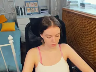 HenriettaCrull's Live Sex Cam Show