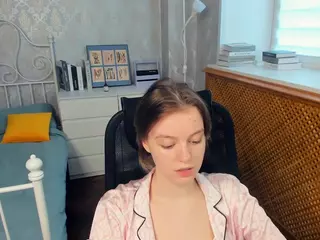 HenriettaCrull's Live Sex Cam Show
