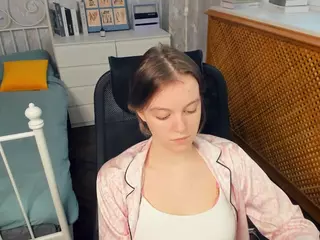 HenriettaCrull's Live Sex Cam Show