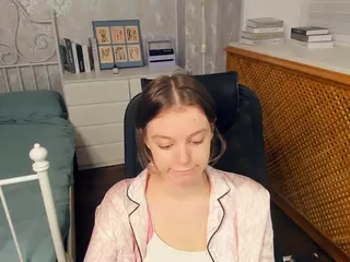 HenriettaCrull's Live Sex Cam Show